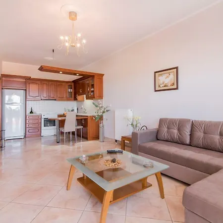 Venilia Apartments-2 阿凯松
